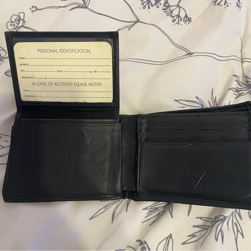 Guess‎ Black Leather Card Wallet